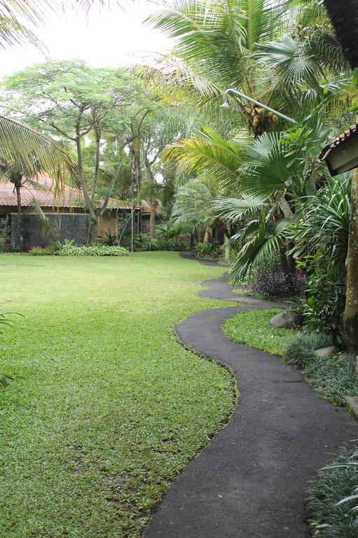 Laras Asri Resort & Spa Salatiga Extérieur photo