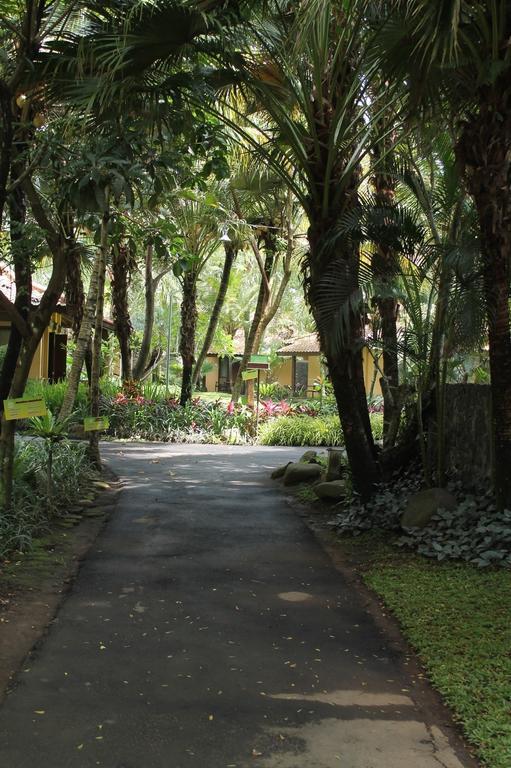 Laras Asri Resort & Spa Salatiga Extérieur photo