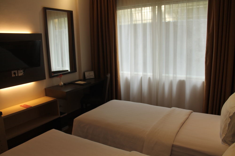 Laras Asri Resort & Spa Salatiga Extérieur photo