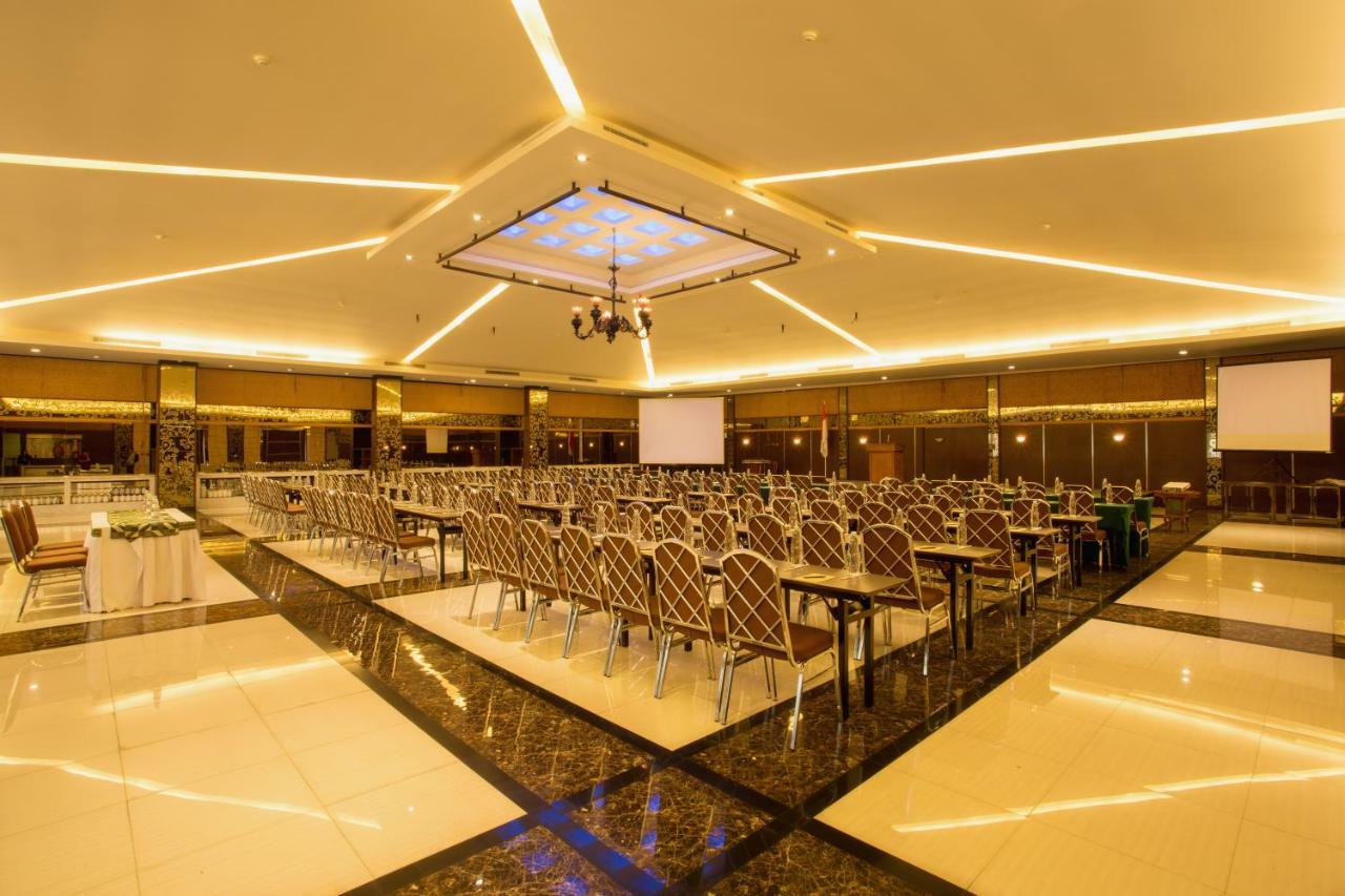 Laras Asri Resort & Spa Salatiga Extérieur photo